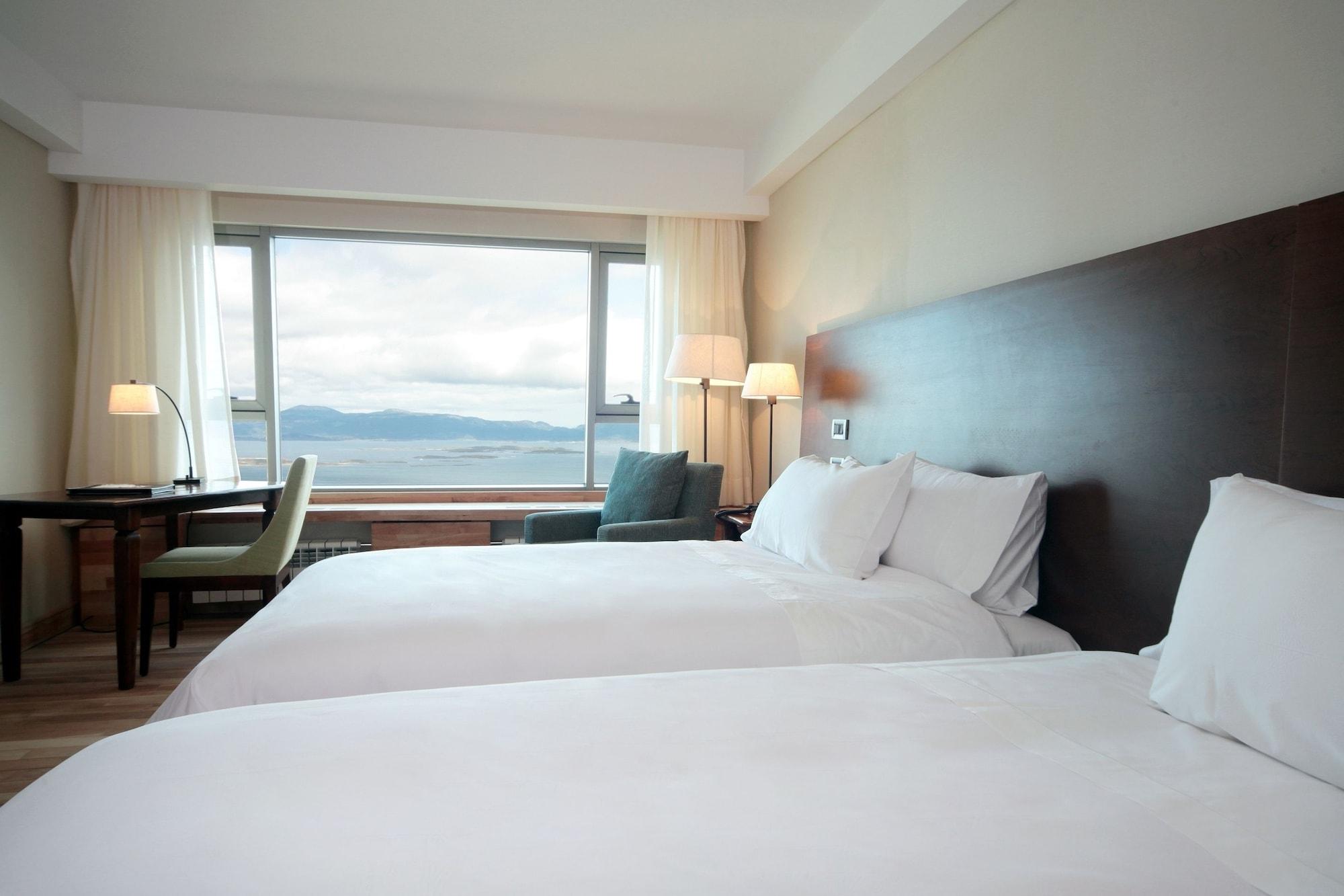 Arakur Ushuaia Resort & Spa Buitenkant foto A room at the hotel