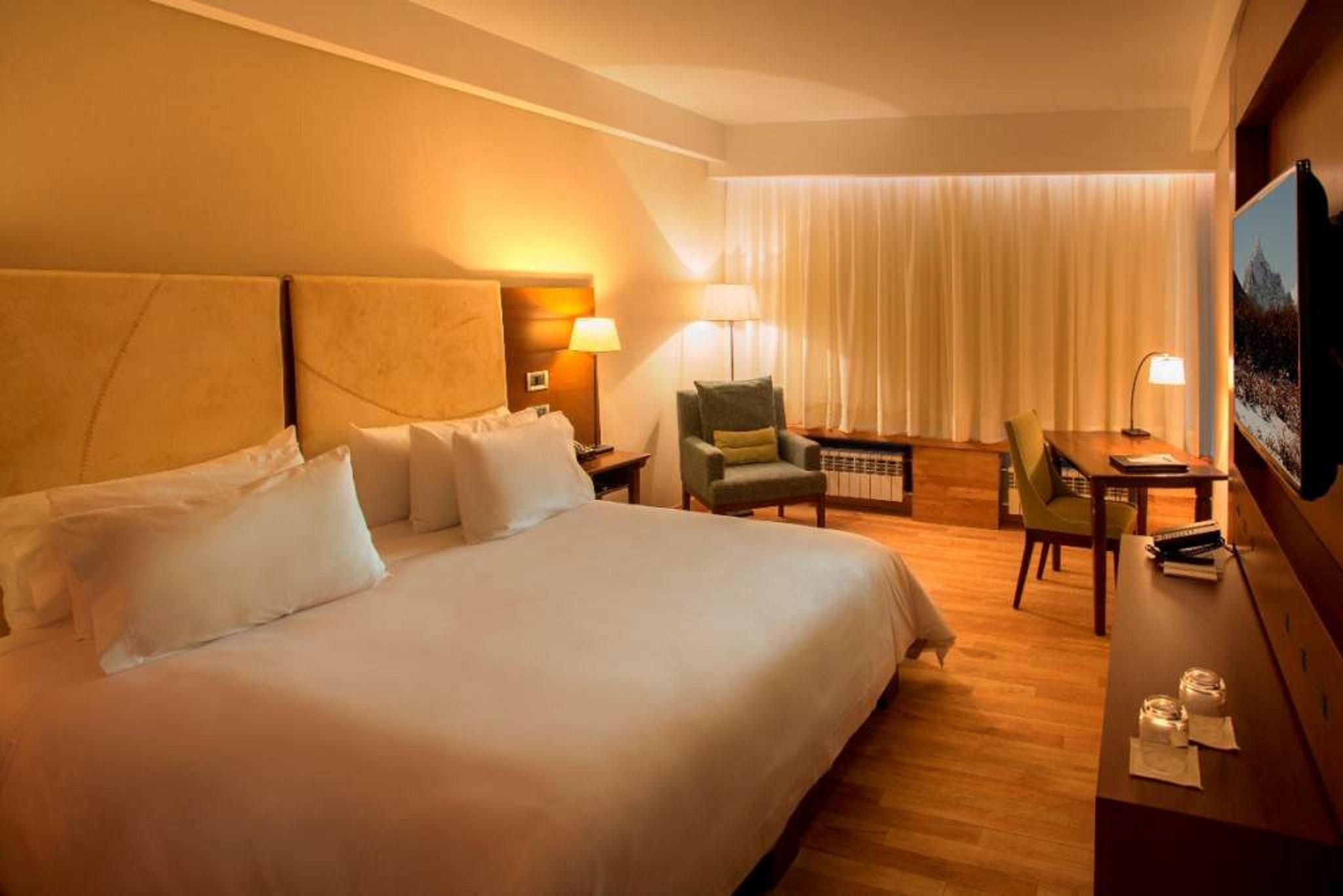Arakur Ushuaia Resort & Spa Buitenkant foto A room at the hotel
