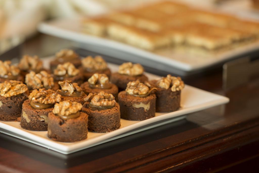 Arakur Ushuaia Resort & Spa Buitenkant foto Walnut baklava