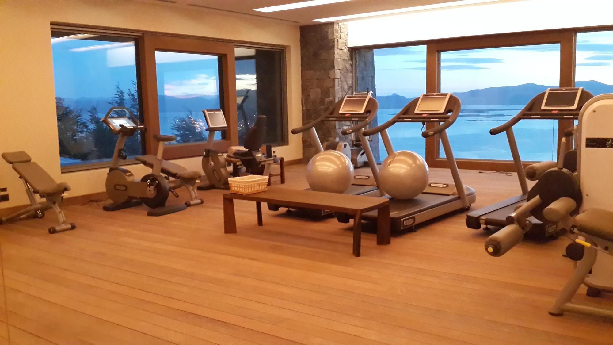 Arakur Ushuaia Resort & Spa Buitenkant foto A gym at a hotel