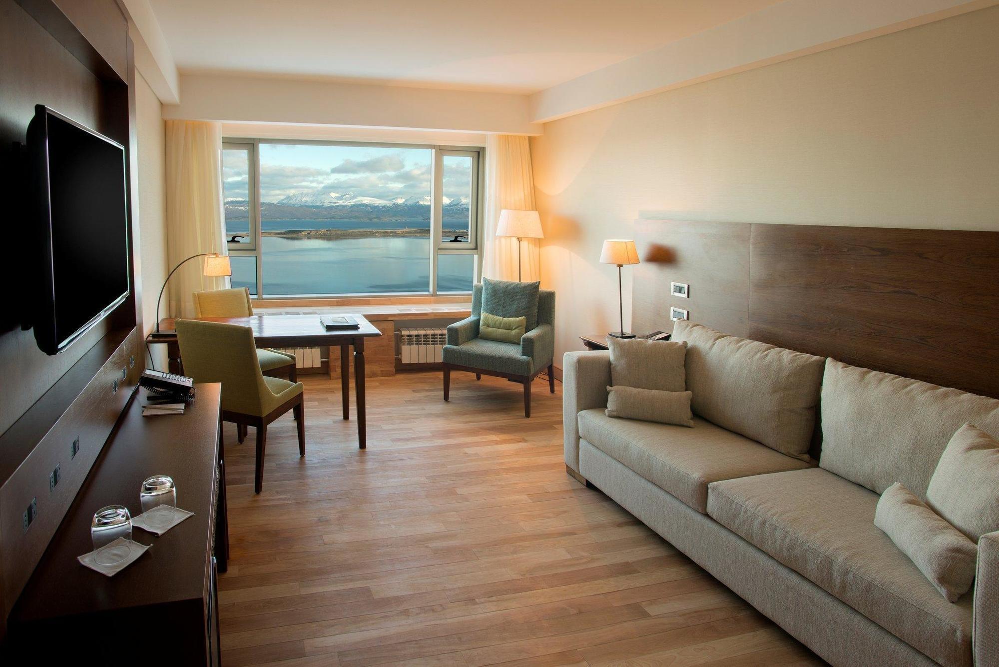 Arakur Ushuaia Resort & Spa Buitenkant foto A room at the hotel
